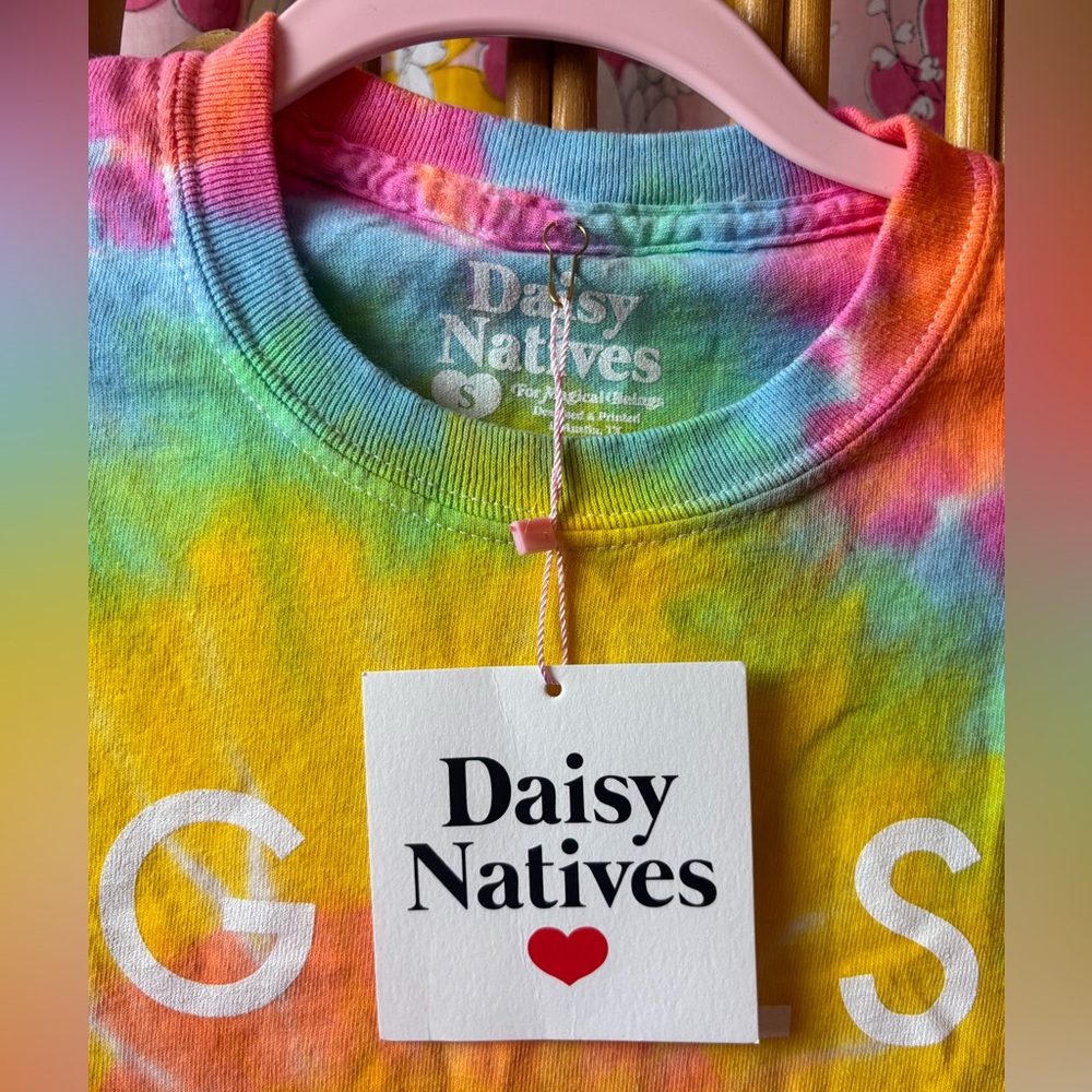 NWT DAISY NATIVES, “Girls Support Girls,” tee - Picture 2 of 5